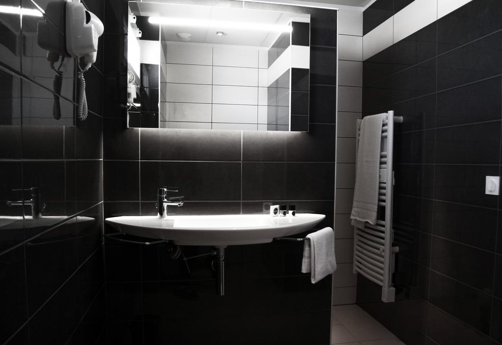 Le Cay Hotell Roquebrune-sur Argens Rum bild