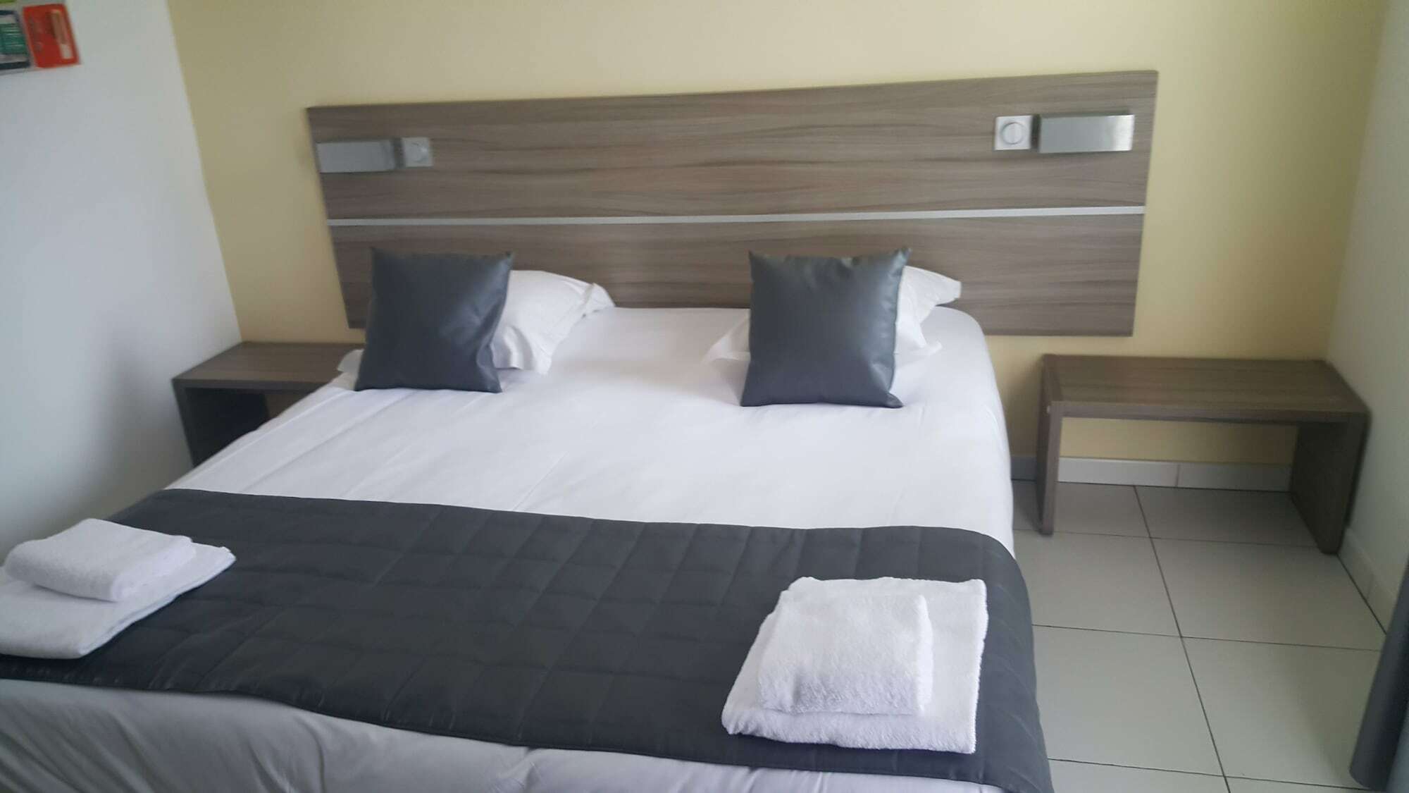 Le Cay Hotell Roquebrune-sur Argens Exteriör bild